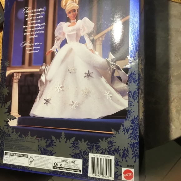 Cinderella Holiday Princess 1996 Special Edition 1st in a Series-Ornament Bonus) - Picture 5 of 9